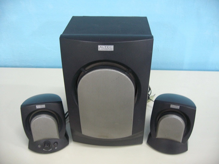 Altec Lansing AVS300 2.1 Speakers Used Furniture for Sale