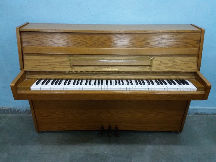 irlg0408 samick piano