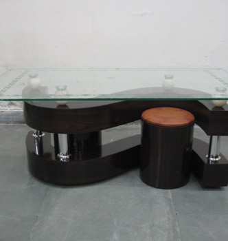used Center Table With 2 Stool