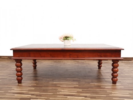 used Deluxe 45 Coffee Table